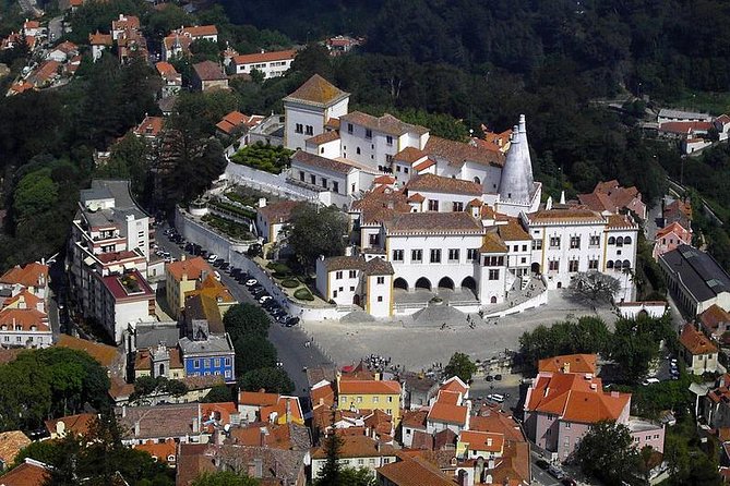 Group to Pena Palace, Sintra (pass by Regaleira) and Cascais - Common questions