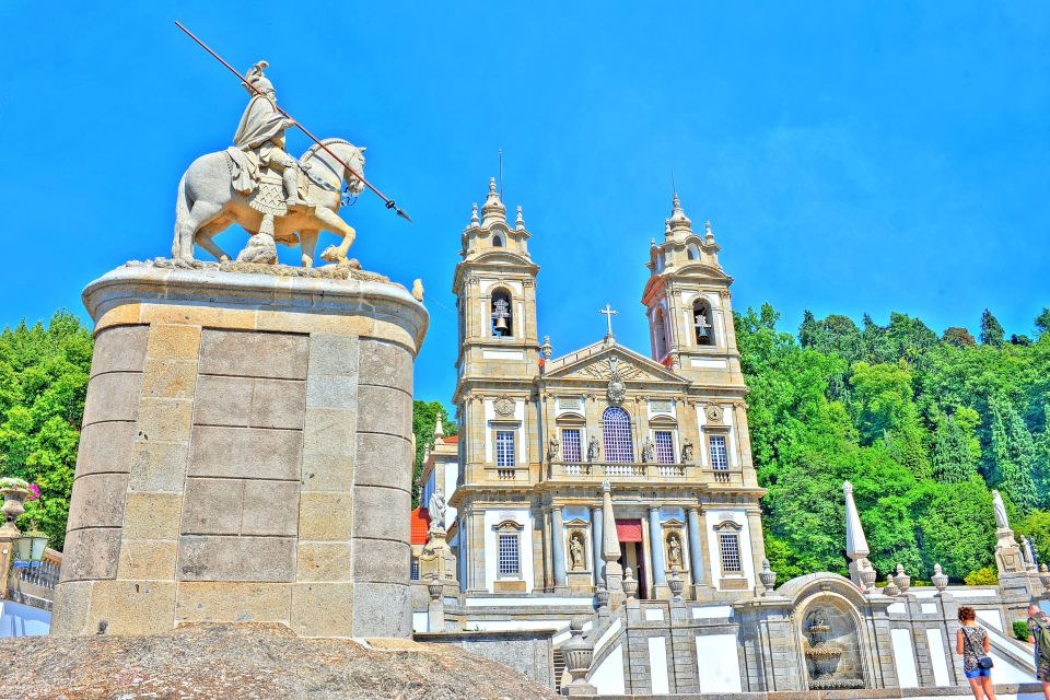 Guimarães: Guided Day Tour With Lunch and Drinks - Common questions