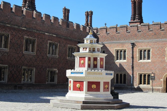 Hampton Court Palace 3hr Tour: Henry VIIIs & William IIIs Intriguing Palaces - Common questions
