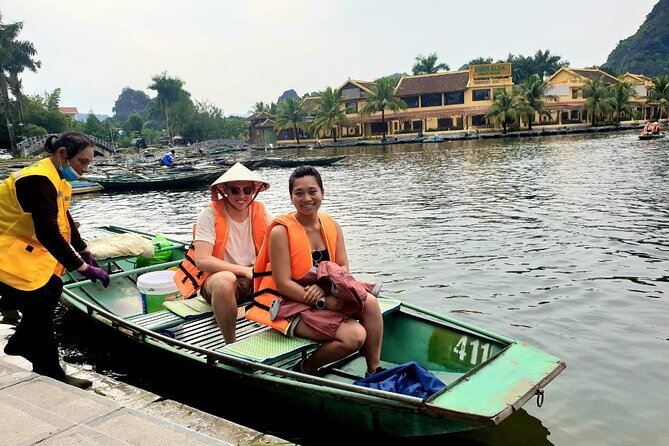 Highlight Ninh Binh Full Day Tour Tam Coc Boat, Mua Cave, Hoa Lu - Common questions