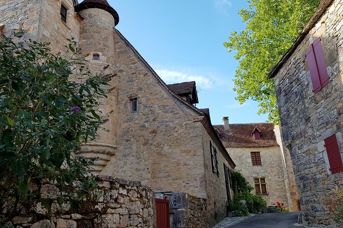 Hike to Discover the Most Beautiful Villages of France of the Dordogne Valley : Loubressac and Autoi - Common questions