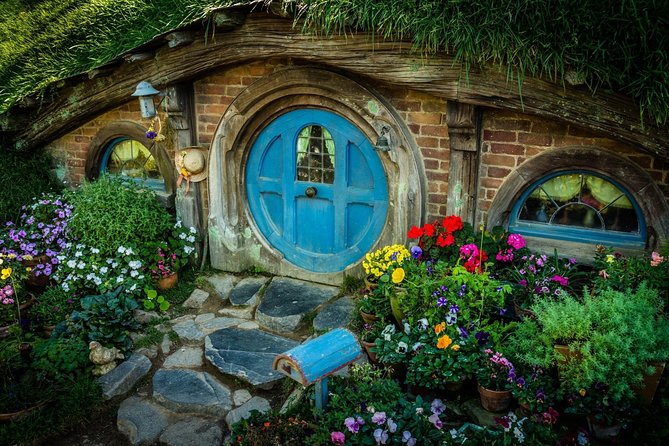 Hobbiton Movie Set and Waitomo Caves Full Day Tour From Auckland - Common questions