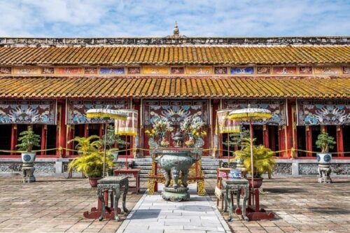 Hue Walking Tour to Imperial Citadel and Forbidden City - Local Attractions and Dining Recommendations