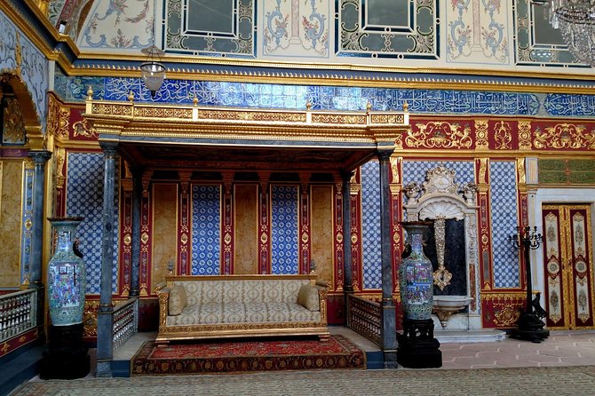 Istanbul Topkapi Palace and Harem Small-Group Guided Tour - Common questions