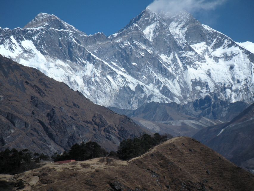 Journey to the Earth's Highest Mountain: Everest 15 Days - Gorak Shape Exploration