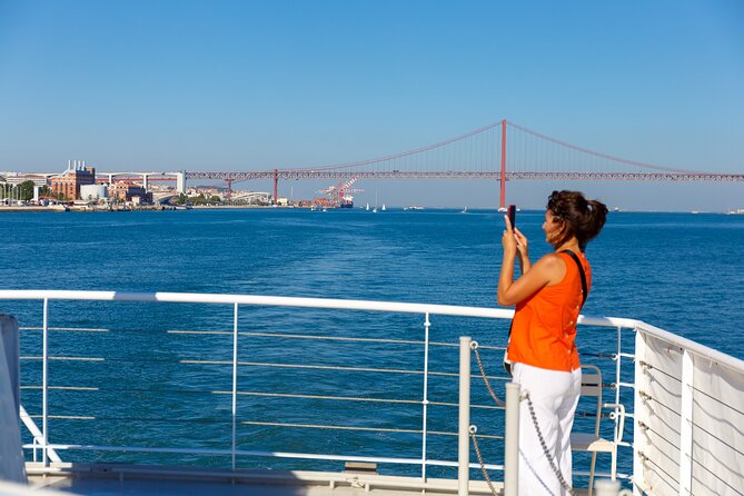 Lisbon River Boat Sightseeing Tour With a Drink - Directions and Logistics