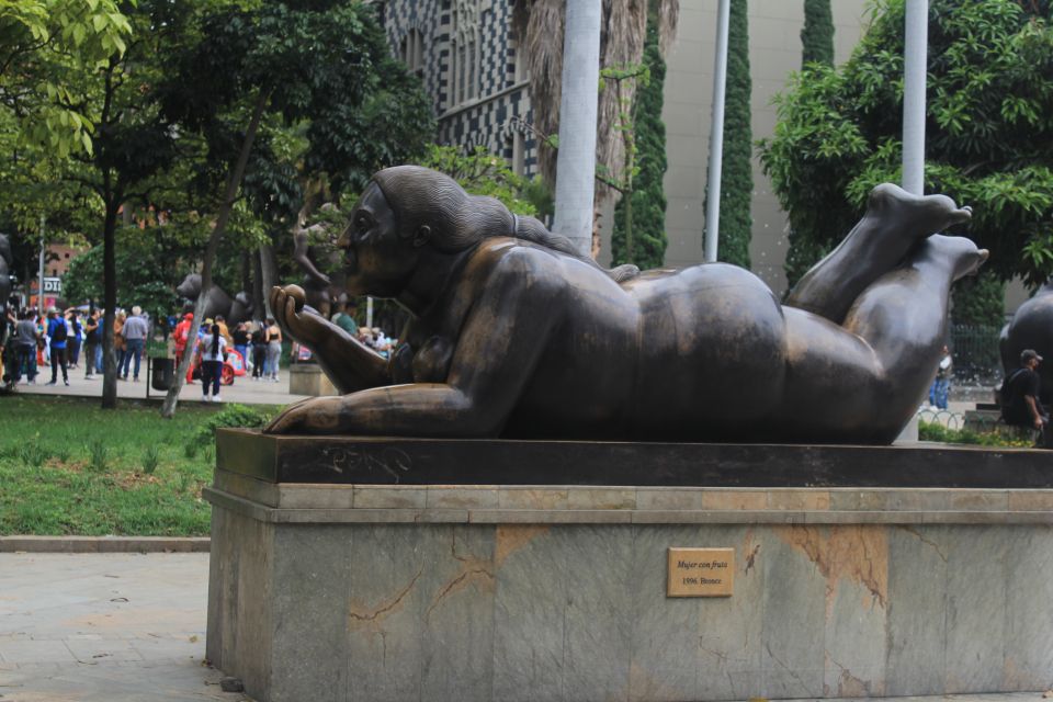 Medellín: Plaza Botero, Historic Center With Street Food - Last Words