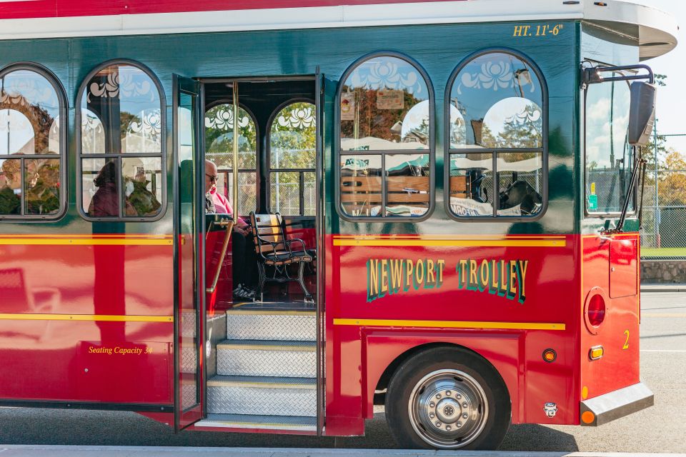 Newport: Scenic Trolley Tour - Visitor Center Meeting Point