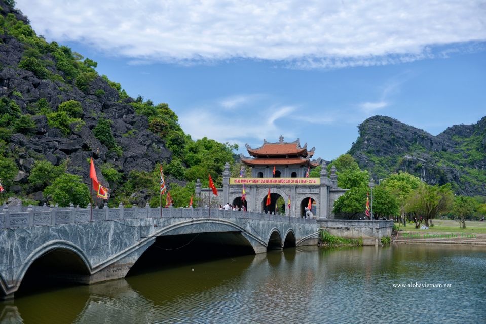 Ninh Binh: Hoa Lu, Mua Cave, and Trang An Tour and Boat Ride - Common questions