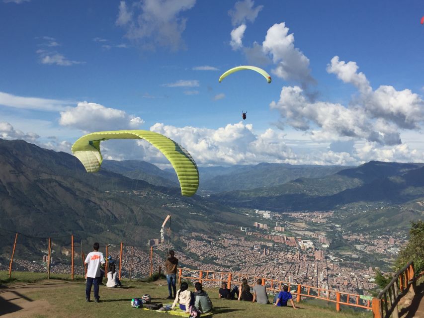 Paragliding the Andes From Medellín - Common questions