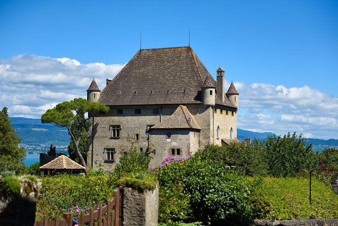 Private Trip From Geneva to Yvoire and Évian-Les-Bains in France - Key Points