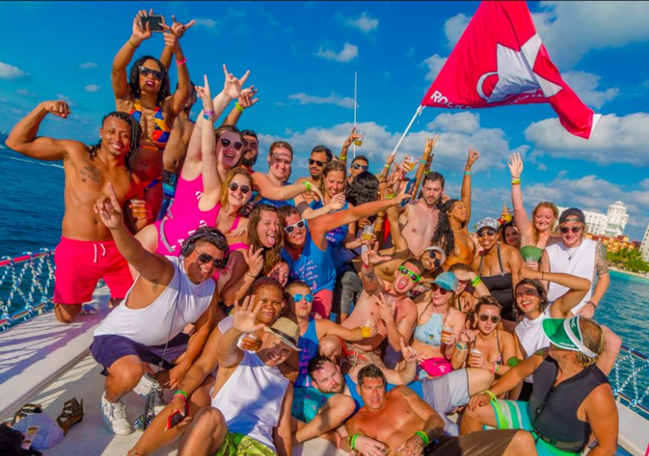 Rockstar Boat Party Cancun - Booze Cruise Cancun (18) - Live Tour Guides