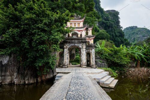 Small Group Tour From Hanoi: Mua Cave, Tam Coc, Bich Dong - Common questions