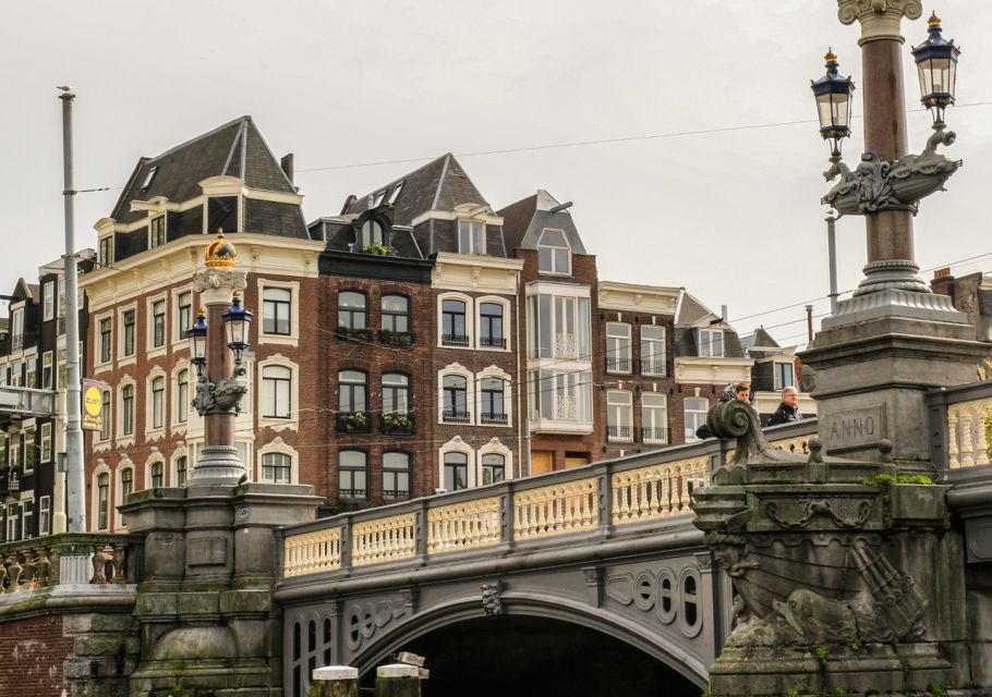 Amsterdam: Canal Cruise in German With Unlimited Drinks - Common questions