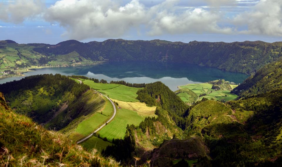 São Miguel Island: Full-Day Sete Cidades Tour - Common questions