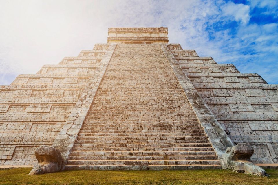 Sunrise at Kukulkan, Tsukan, and Izamal - Last Words