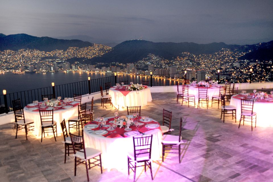 *Acapulco: Private Luxury Dinner, Drinks & High Cliff Divers - Key Points