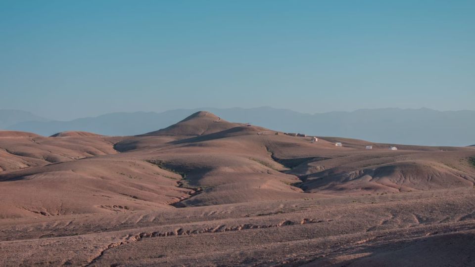 Agafay Desert, Sunset, Camel Ride And Diner - Key Points