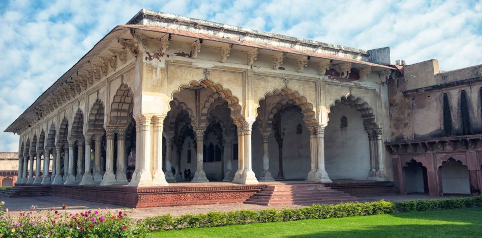 Agra: Taj Mahal Tour With Traditional Indian Dress - Key Points