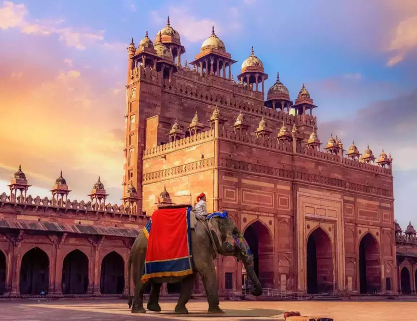 Agra to Jaipur Cab via Fatehpur Sikri & Abhaneri Stepwell - Private AC Car With Skilled Driver