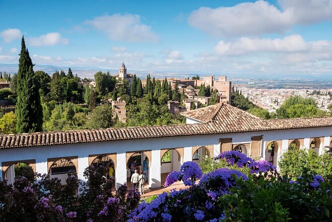 Alhambra and Generalife Skip-The-Line Tickets and Guided Tour - Key Points