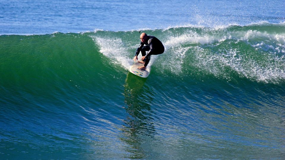 Almada: Workshop Local Surfboard Shaper - Experience Highlights