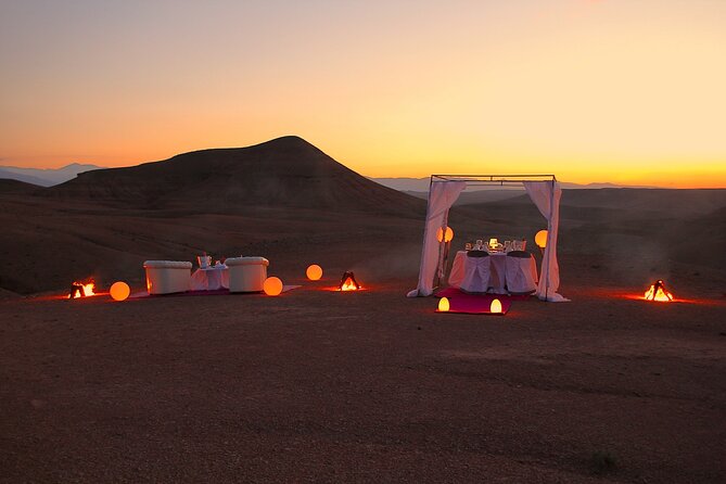 Amazing Dinner in Agafay Desert With Sunset and Berber Camp - Key Points