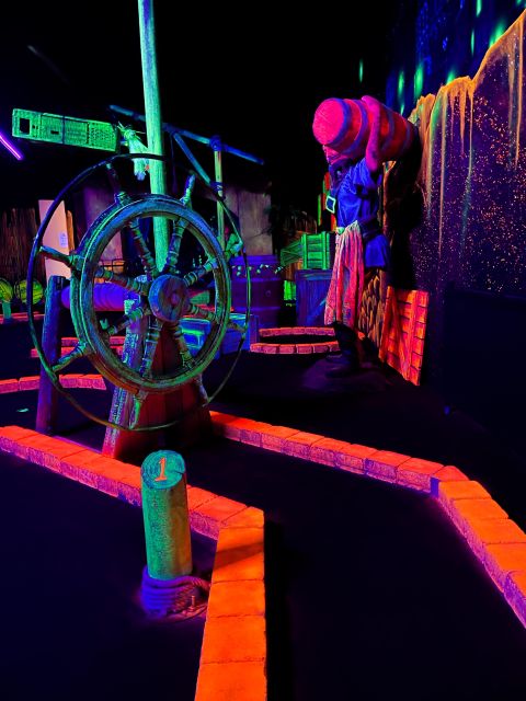 Amsterdam: 12-Hole Glow-in-the-Dark Mini-Golf Experience - Key Points