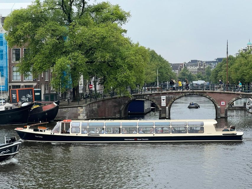 Amsterdam: Canal Cruise With Live Commentary and Audio Guide - Key Points