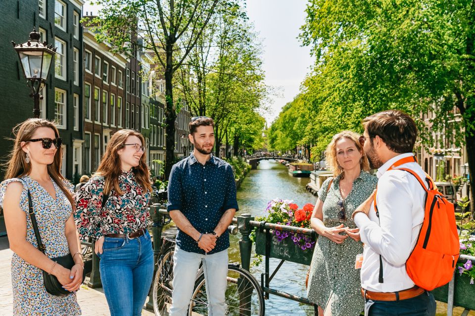 Amsterdam: Historical Highlights Walking Tour Plus Tasting - Key Points