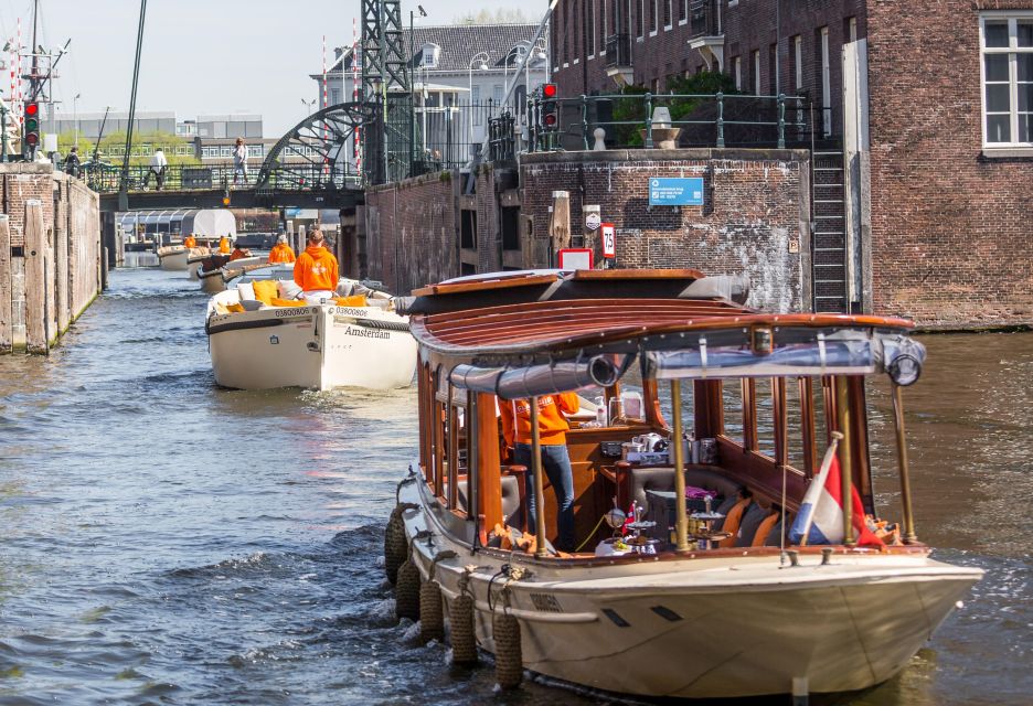 Amsterdam: Luxury Boat Canal Cruise With Unlimited Drinks - Key Points