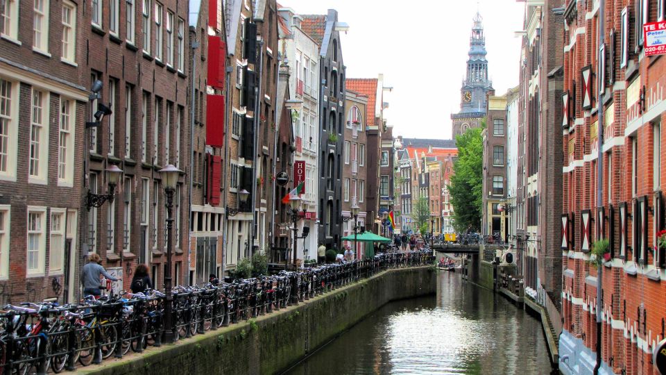 Amsterdam: Old Town Self-Guided Audio Walking Tour - Key Points