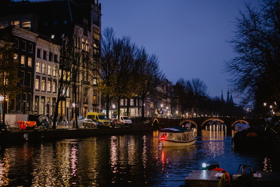 Amsterdam: Private Evening Canal Cruise With Prosecco - Key Points