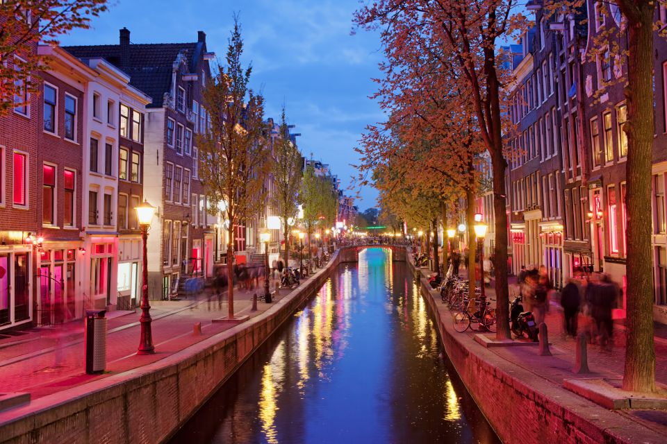 Amsterdam: Walking Tour of the Red Light District - Key Points