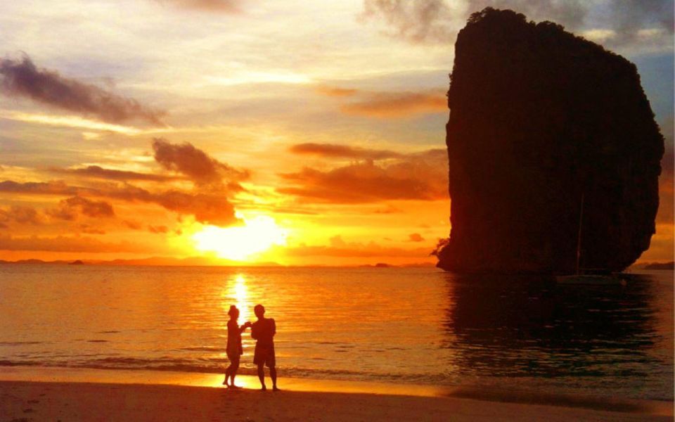 Aonang:Phi Phi Islands Sunset 4 Islands Group by Speed Boat - Key Points