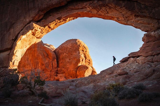 Arches Full Day Private Tour and Hike - Key Points