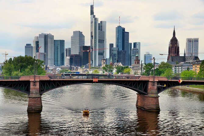 Arrival Transfer: Frankfurt Airport FRA to Frankfurt by Van - Key Points