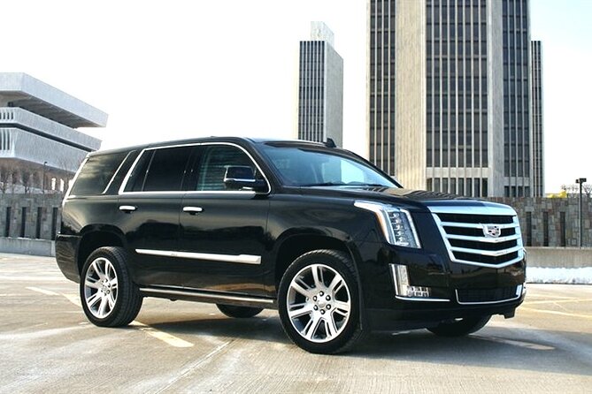 Arrival Transfer: Pearson Airport YYZ to Toronto in Luxury SUV