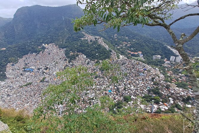 Aventurismo 2 Brothers Hill Favela of Vidigal - Background