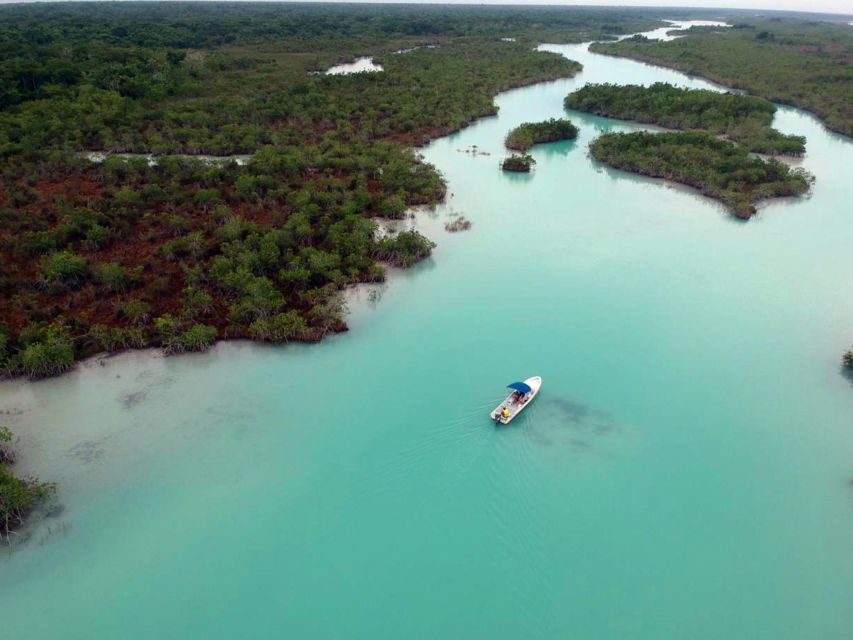 Bacalar: Explore the Pirate Route and Laguna Islet. - Key Points