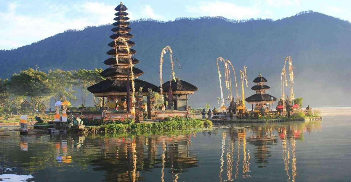 Bali's Bedugul Bliss: Lake Beratan, Tanah Lot, and Jatiluwih - Key Points