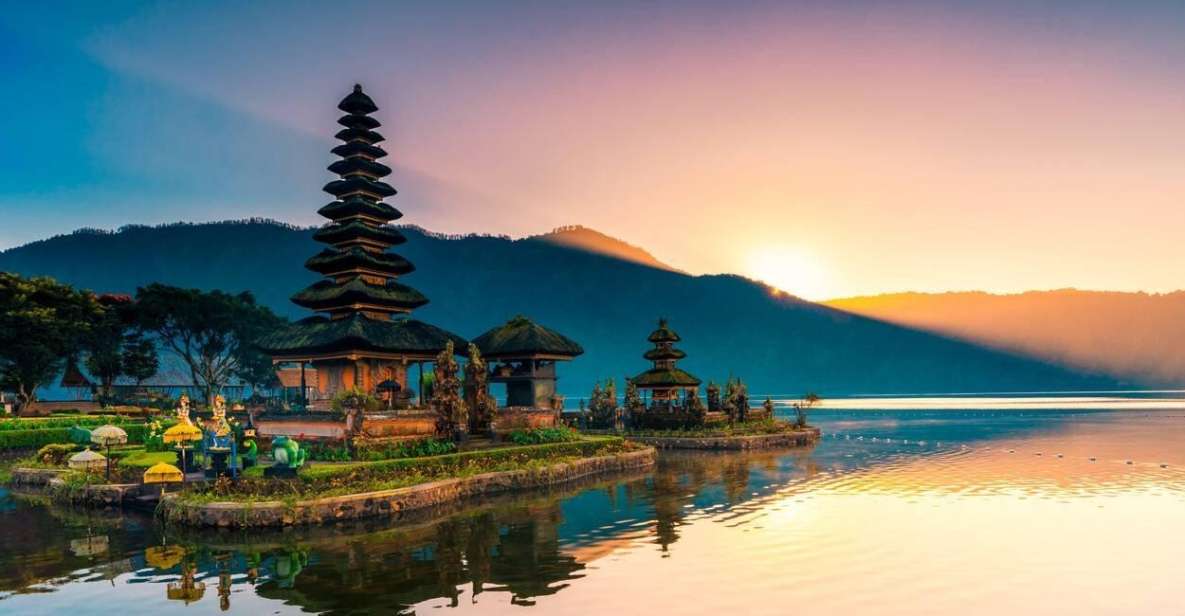 Bali's Golden Embrace: Dazzling Tanah Lot Sunset Expedition - Key Points