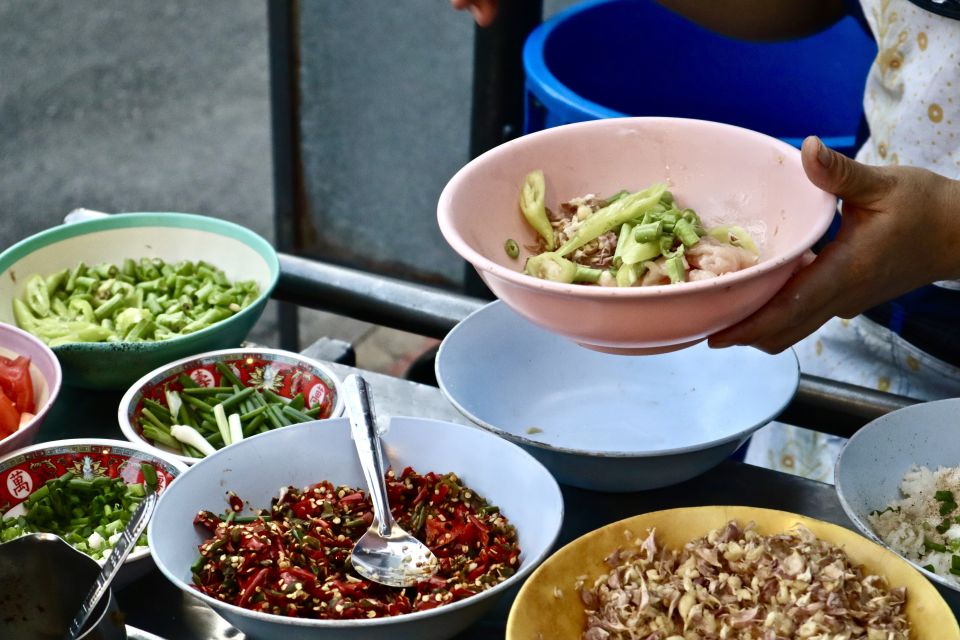 Bangkok: Local's Favorite Dishes Food Tour - Key Points