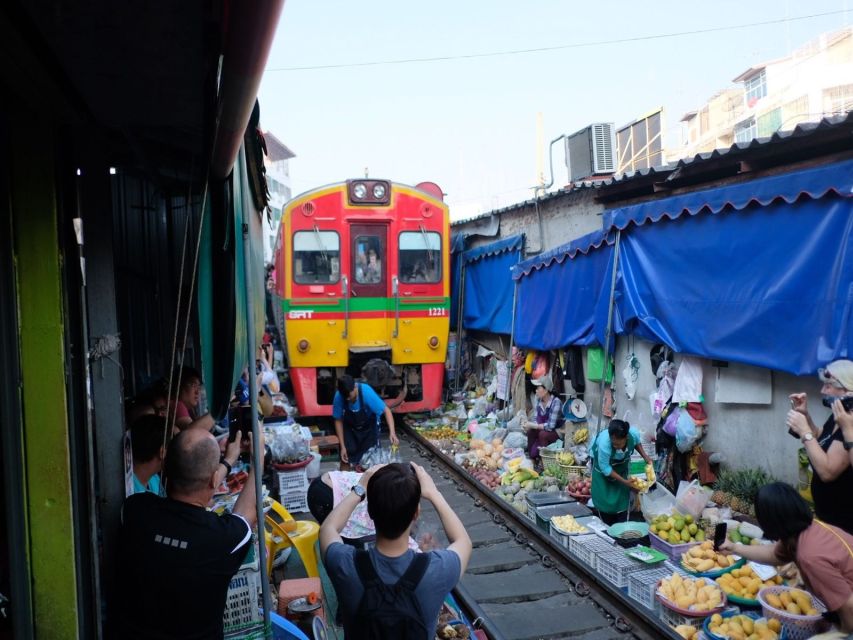 Bangkok: Railway Market and Floating Market Private Tour - Key Points