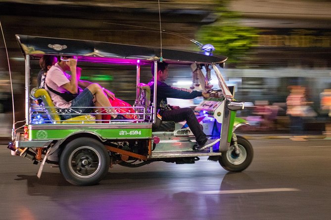 Bangkok Tuk-Tuk Ride & Bite Night Tour: Best Landmarks & Street Food Hot Spots