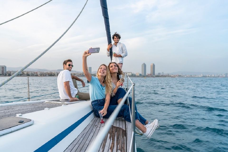 Barcelona: 2 Hours Private Sailing Tour - Key Points
