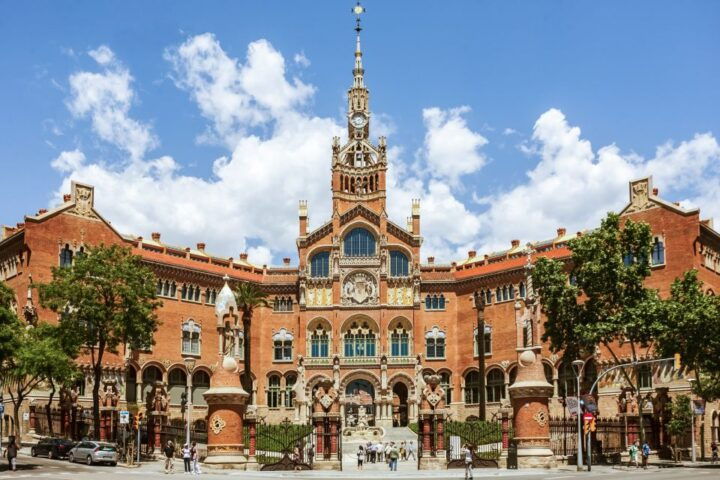 Barcelona: Hello Barcelona Public Transport Travel Card - Key Points