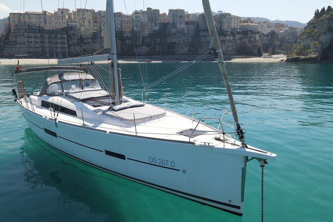 BEAUTIFUL PRIVATE SAILBOAT TOUR - up to 8 Guests on Board - Key Points