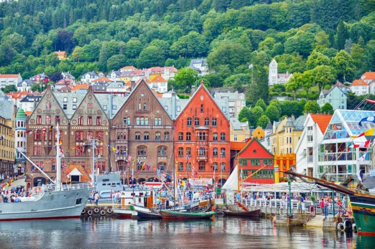 Bergen Past and Present: A Historical Walking Journey