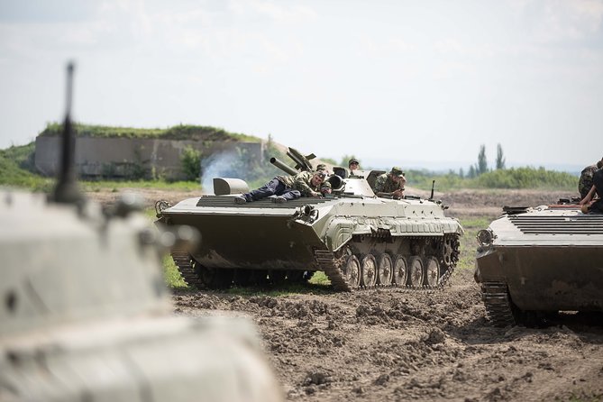 BMP Tank Driving Experience Prague - Key Points